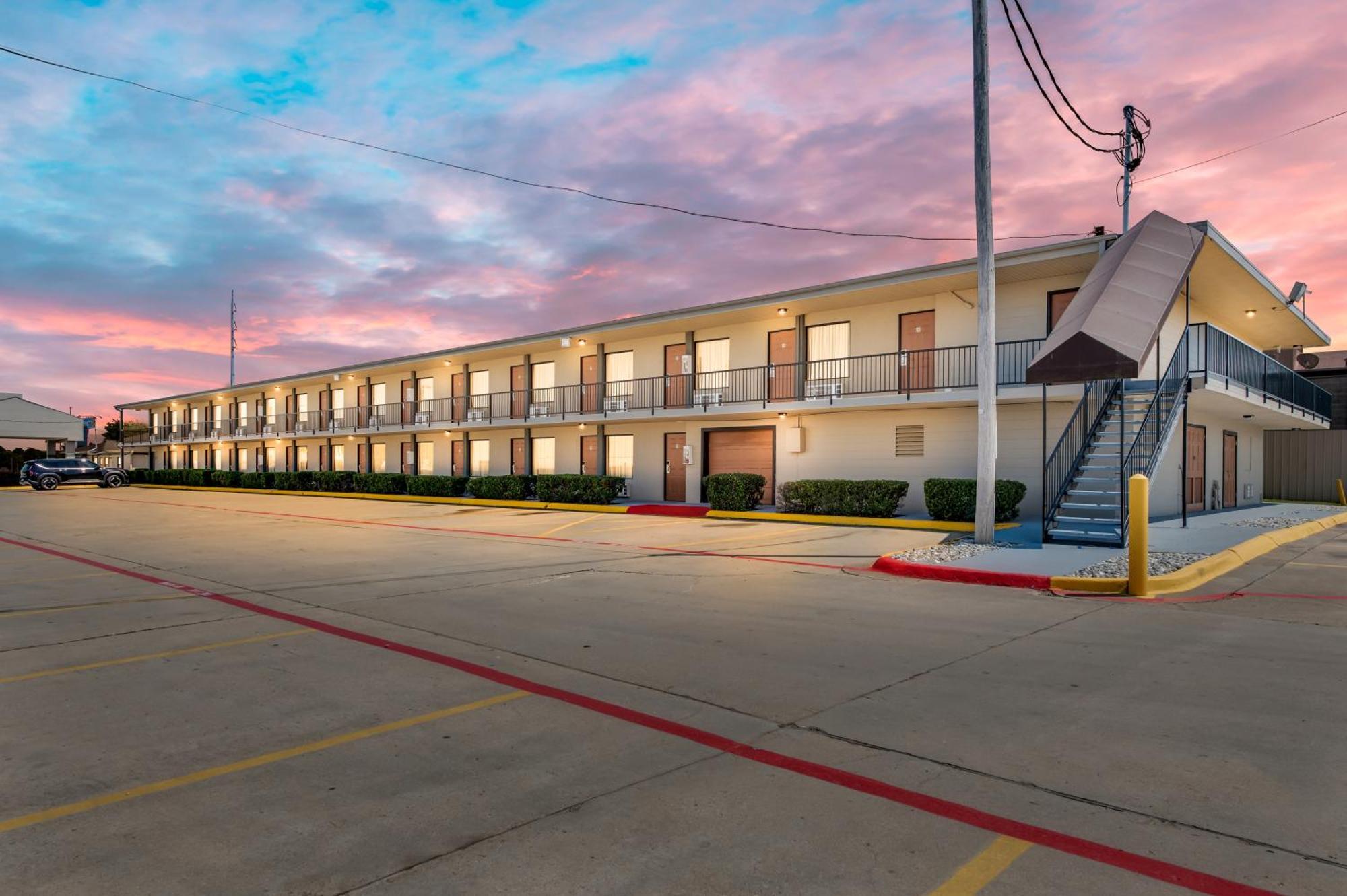 Econo Lodge Texarkana I-30 Экстерьер фото